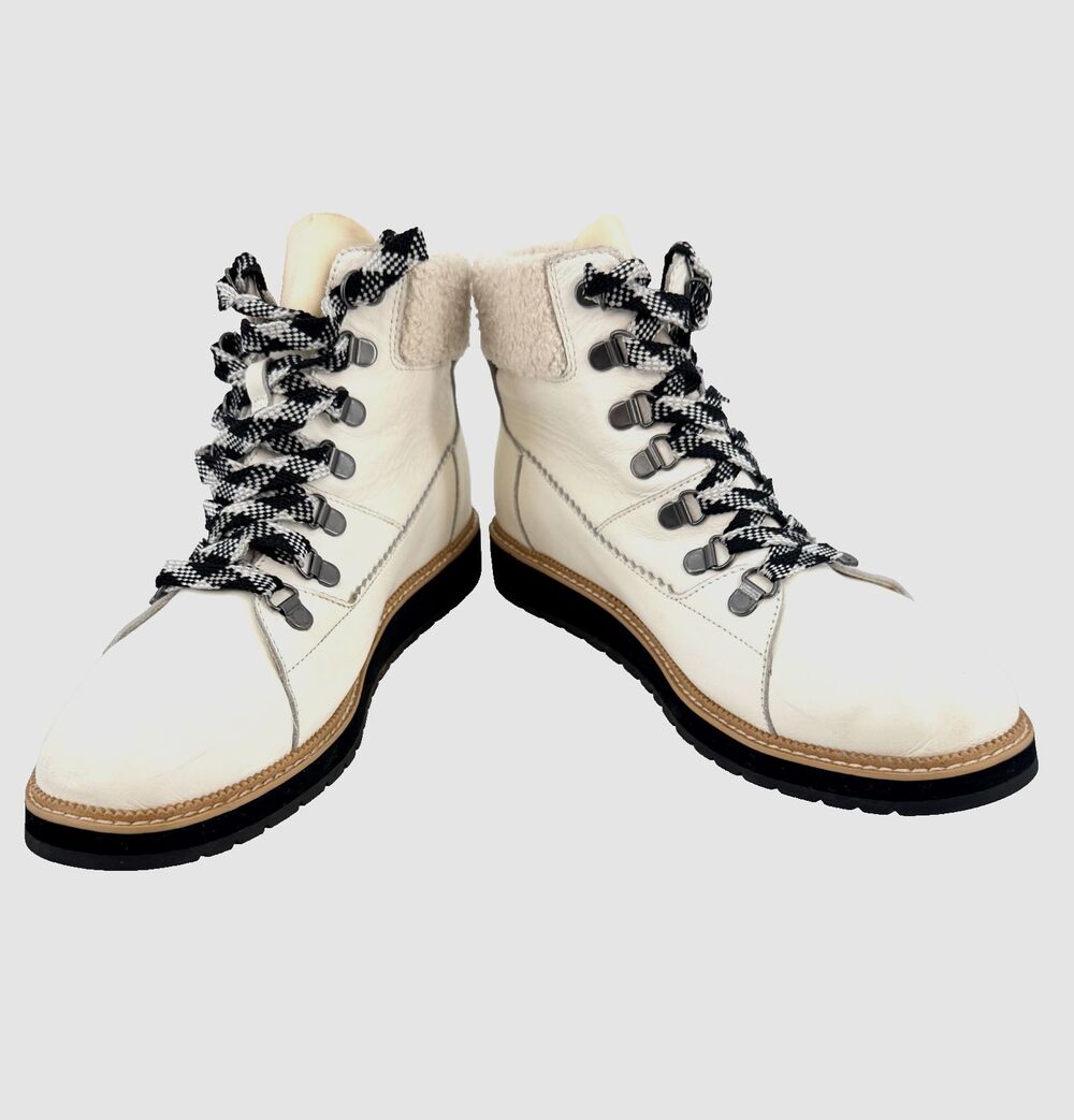TOMS Womens 9 White leather Faux Fur Lace Up Ankle Boots Winter Hiking